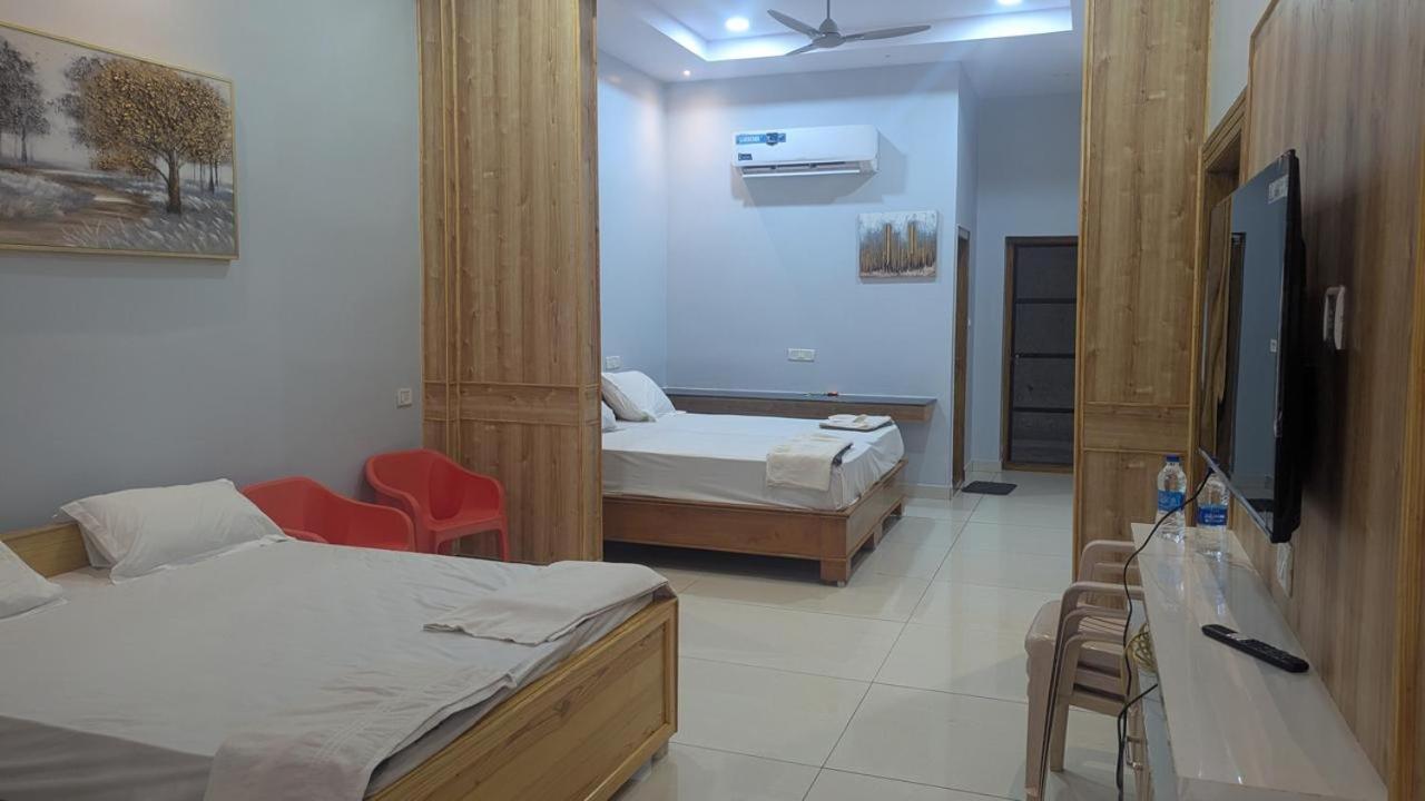 Yanam Resorts Esterno foto