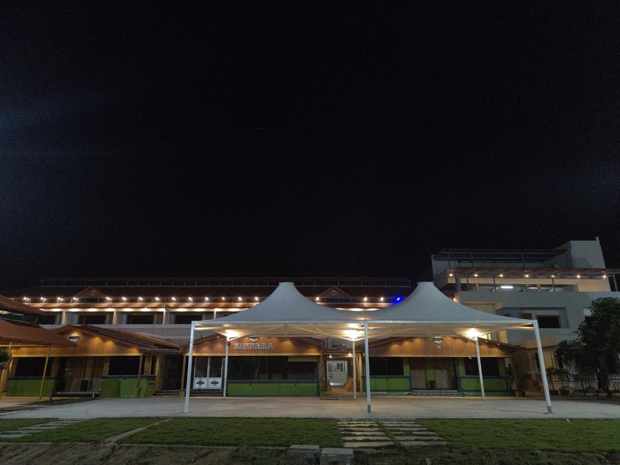 Yanam Resorts Esterno foto