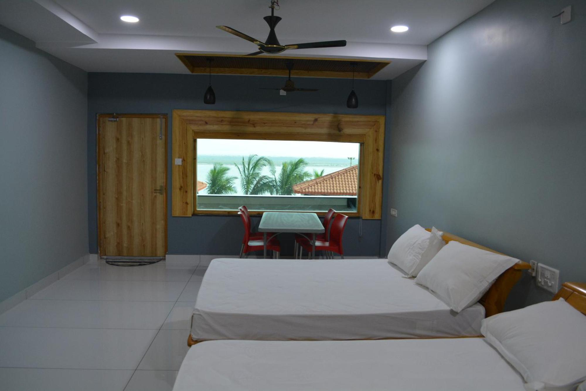Yanam Resorts Esterno foto