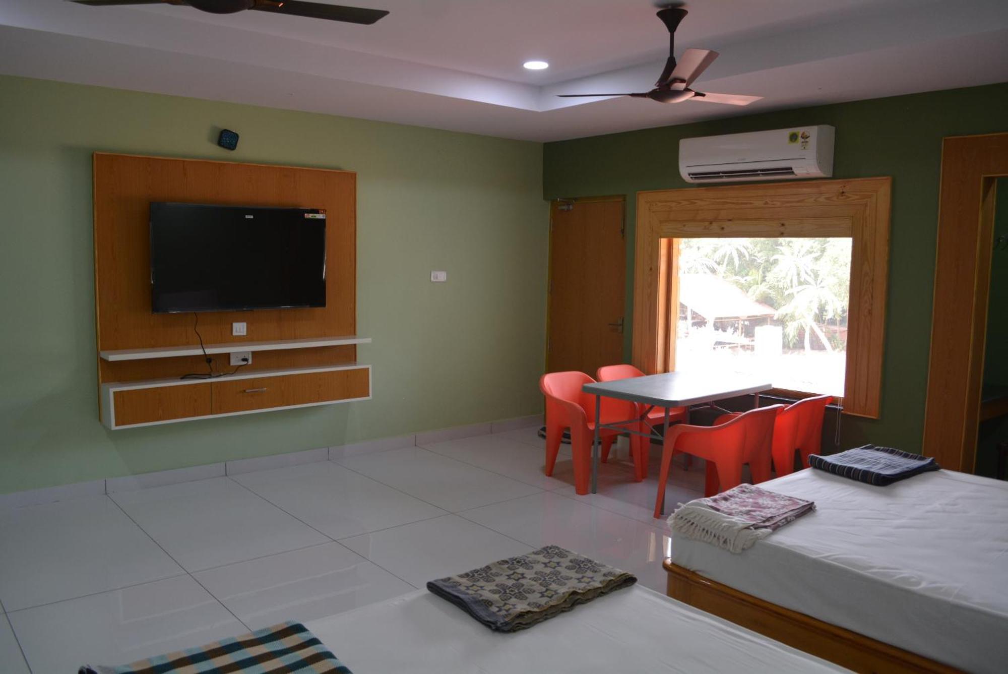 Yanam Resorts Esterno foto