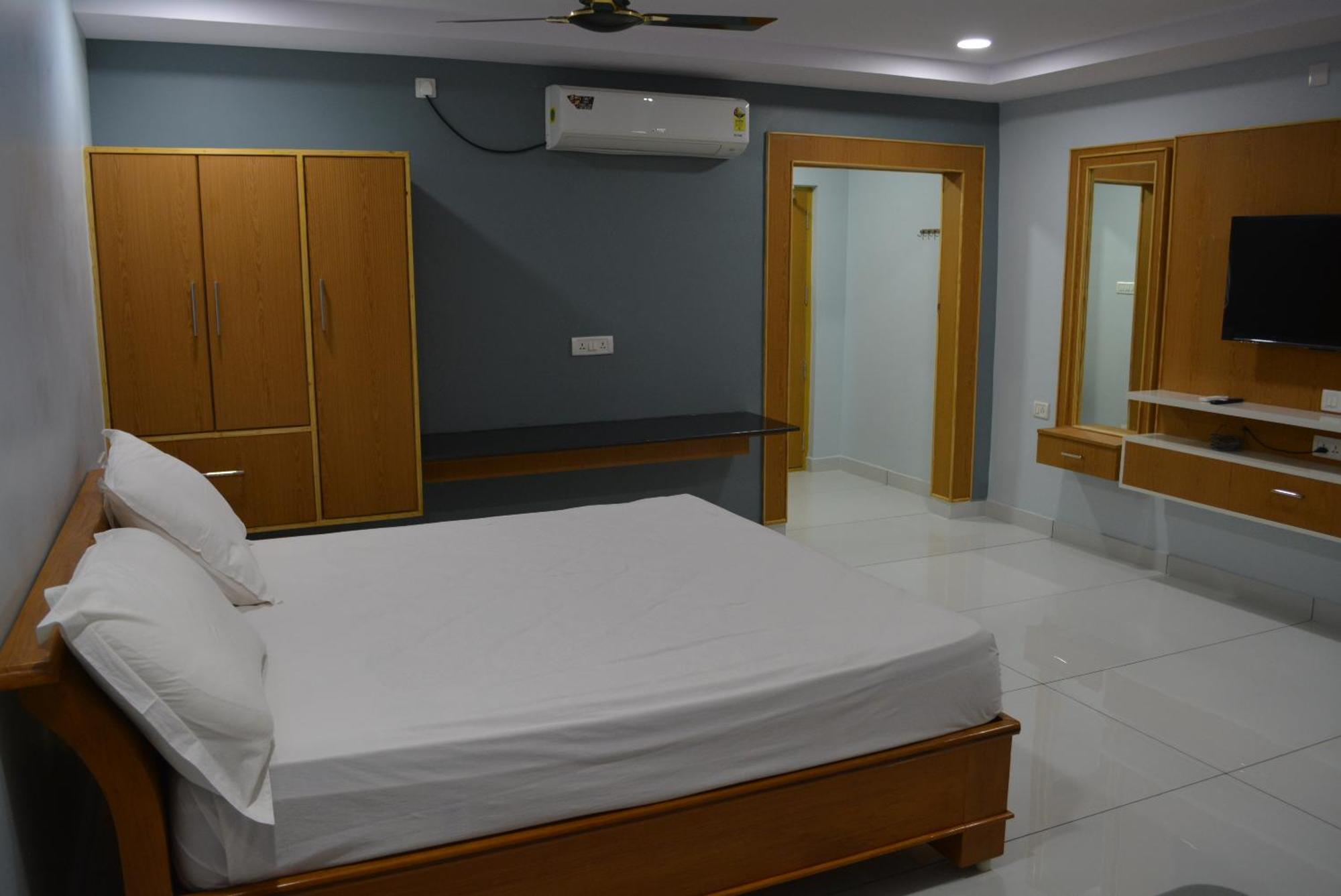 Yanam Resorts Esterno foto