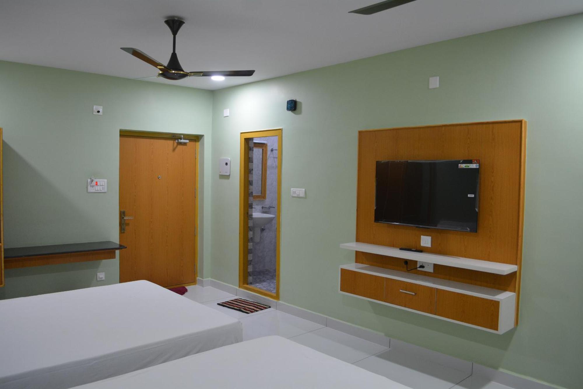 Yanam Resorts Esterno foto