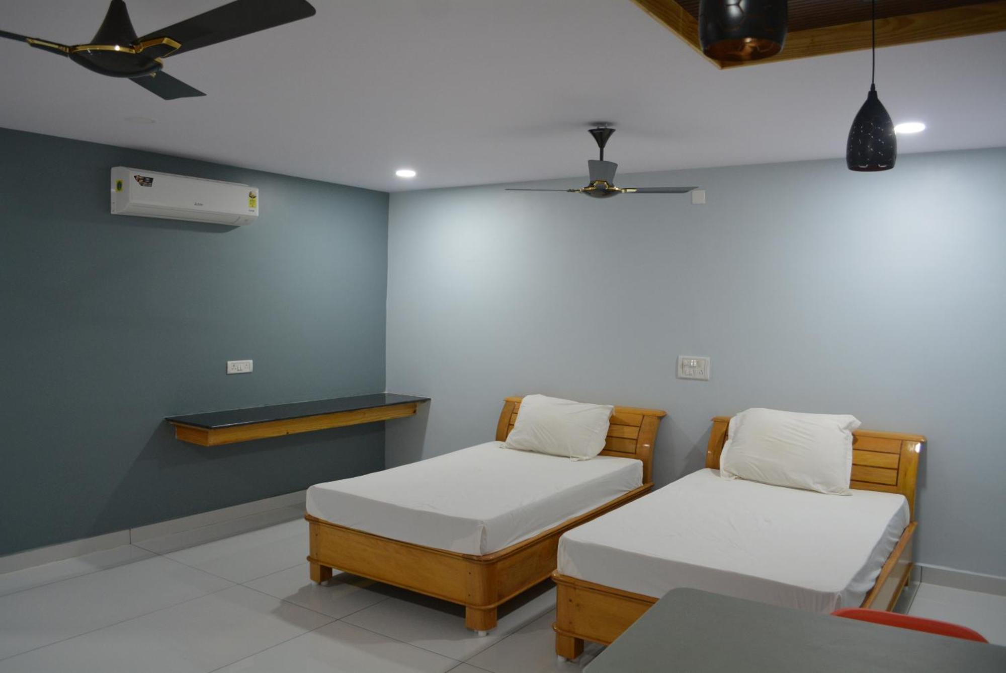 Yanam Resorts Esterno foto