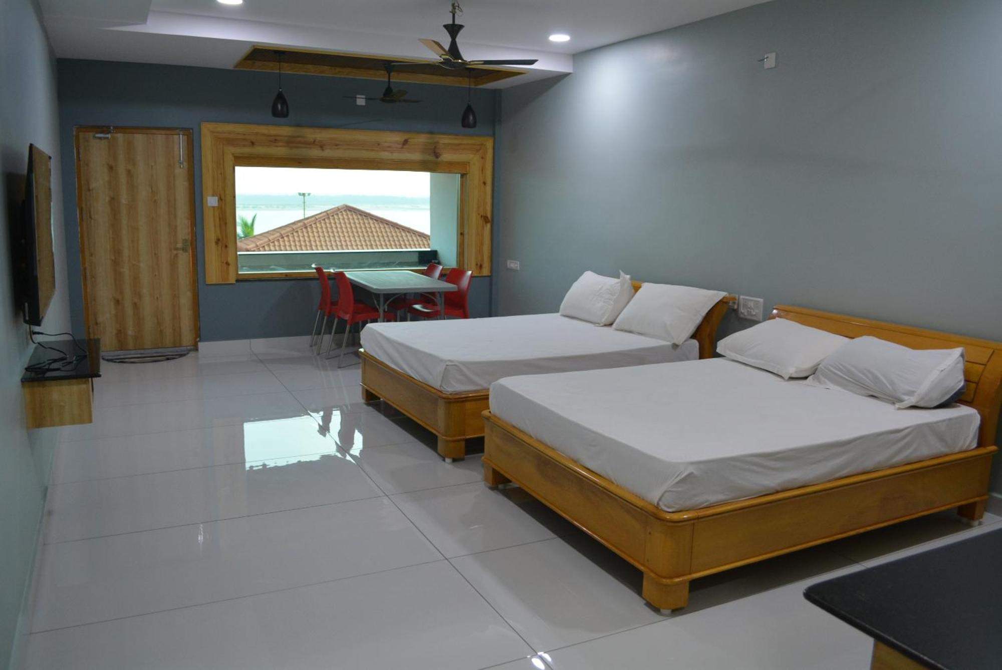 Yanam Resorts Esterno foto