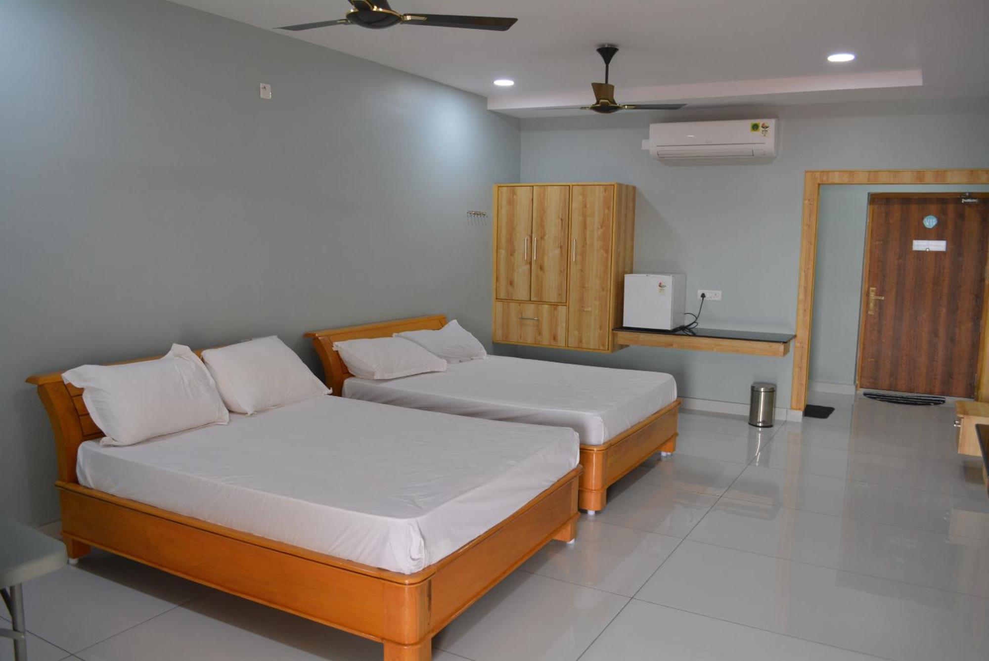 Yanam Resorts Esterno foto