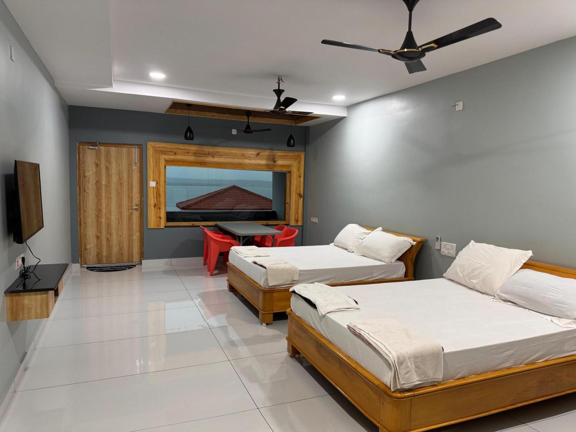Yanam Resorts Esterno foto